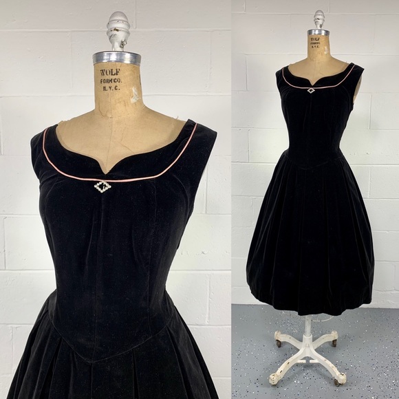 Vintage 50's Black Velveteen Cocktail Party Dress Pink Satin Trim Rhinestones 10 - Picture 5 of 11